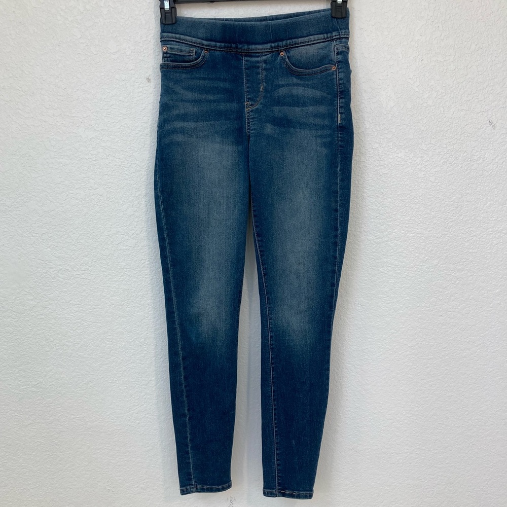 NWOT Levi Strauss Signature Totally Shaping Pull On Skinny Jeans Size 2, 26 x 28